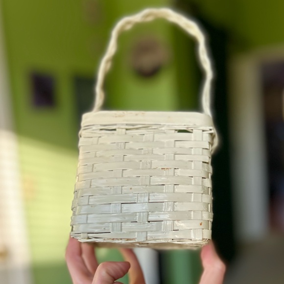 VTG Cottagecore Cabin 3D Textured + Painted Cabin Farmhouse Tile Wicker Basket - Picture 5 of 12